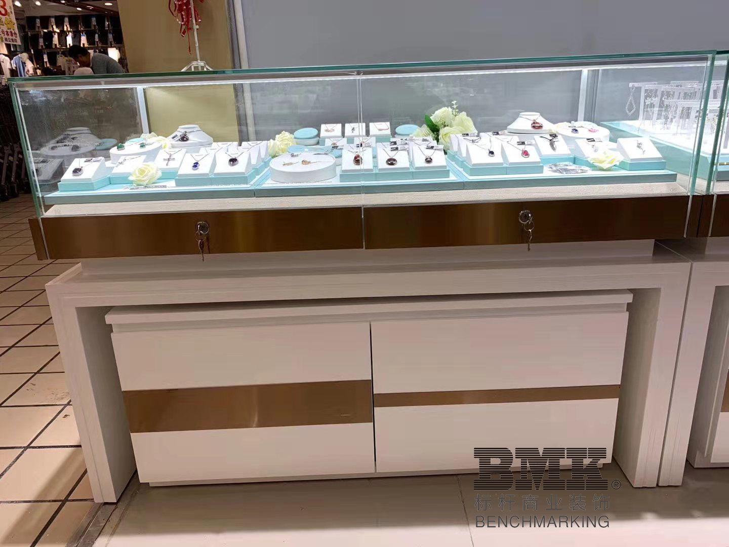 南京金属展柜|南京玻璃展柜设计|南京标杆展柜厂