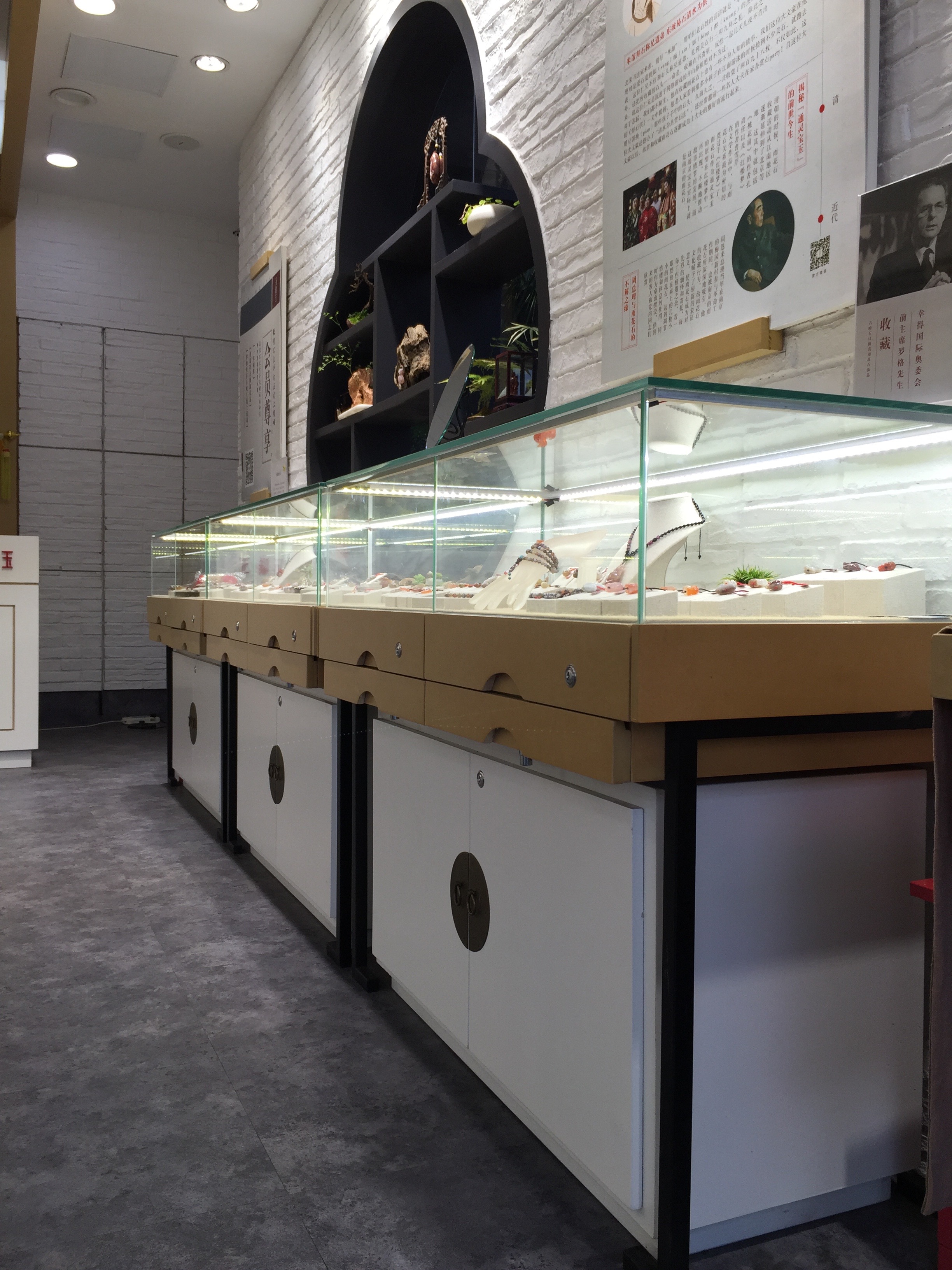 南京玻璃展柜|南京不锈钢展柜厂|南京标杆展柜厂