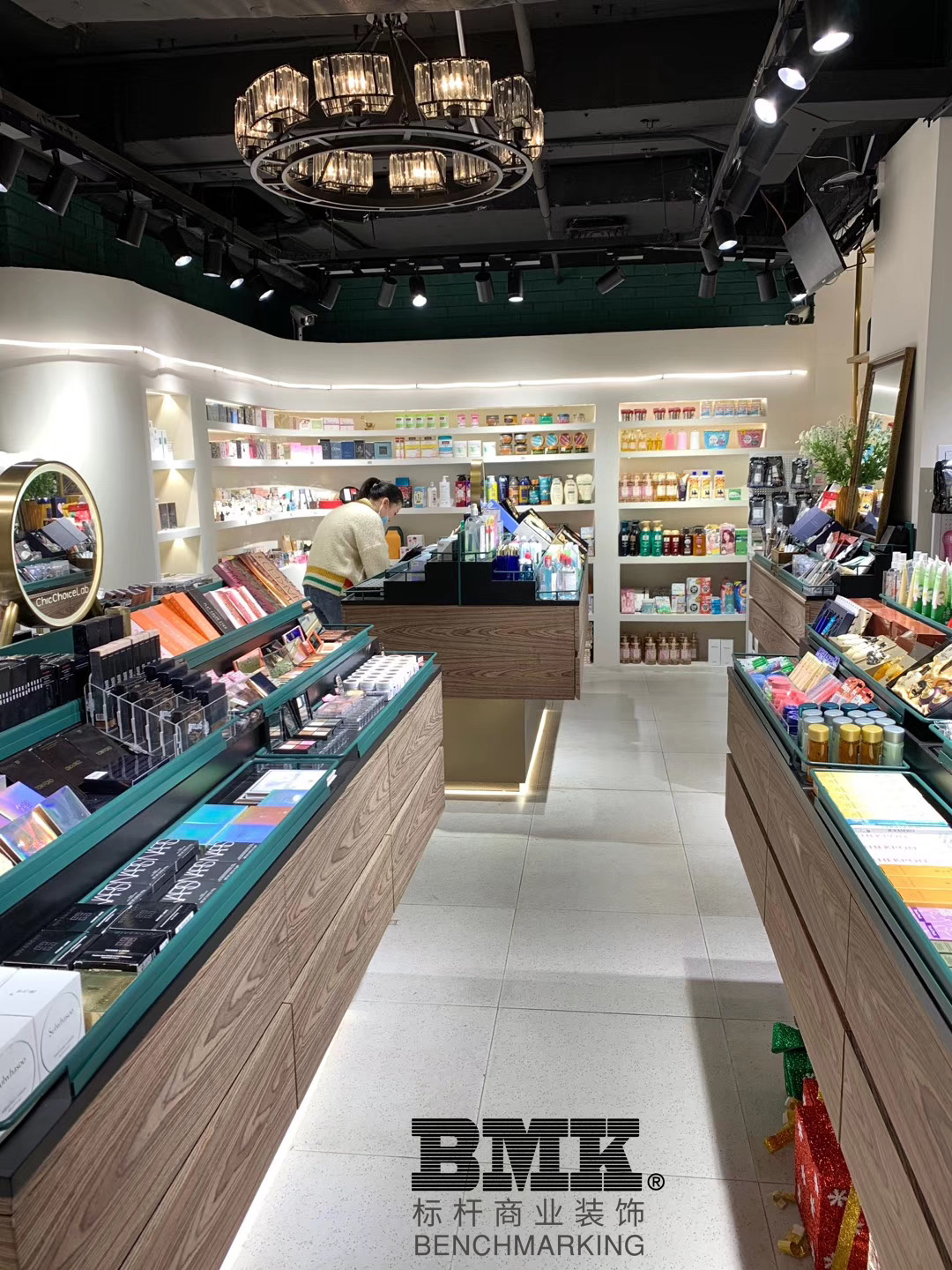 秋也家美妆莱迪一店